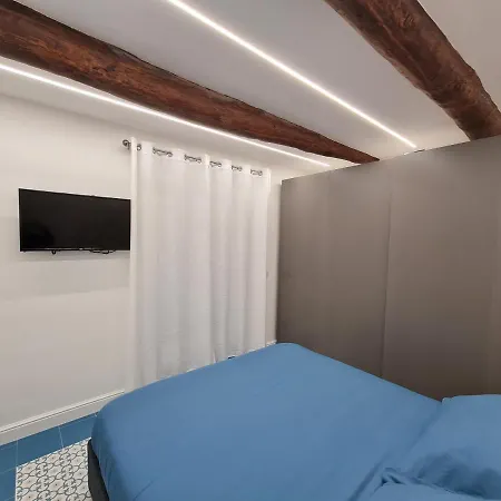 Chiaja Lux House *